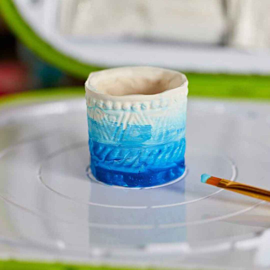 Crayola Clay Sculpting Station | Pottery Wheel & Clay Set for Kids